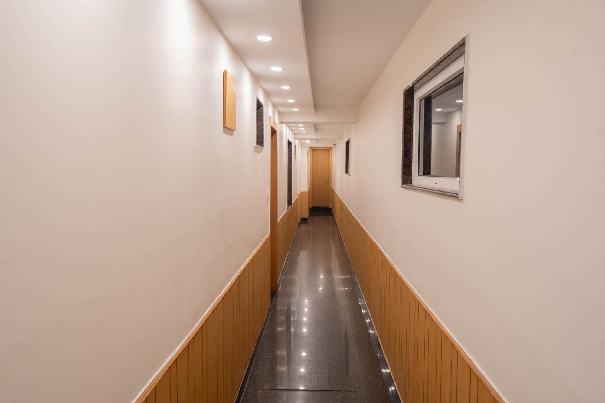 Hotel Super @Mall Road 穆索里 外观 照片