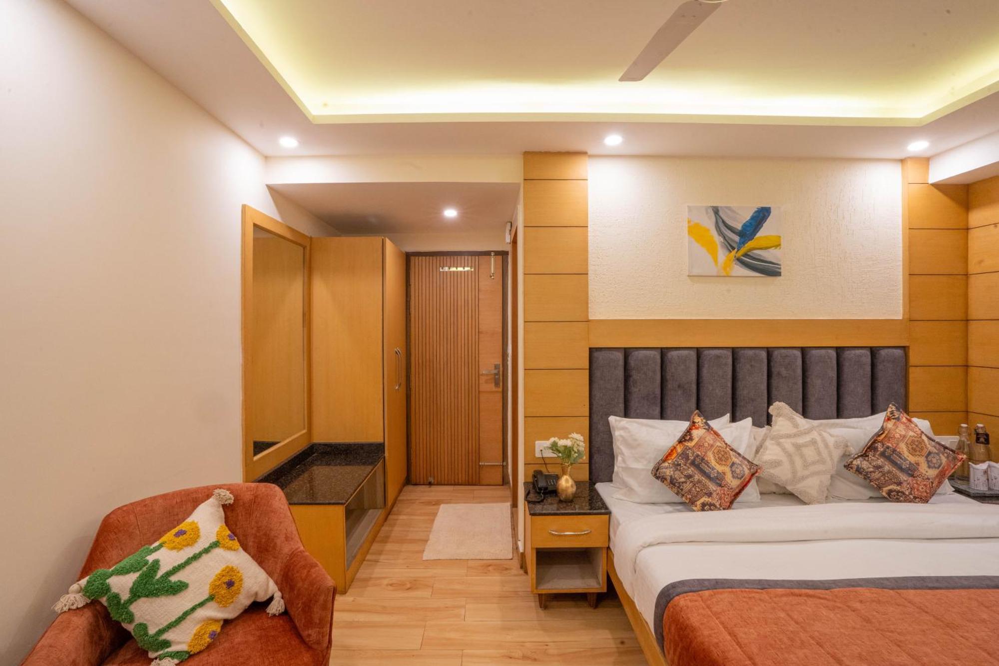 Hotel Super @Mall Road 穆索里 外观 照片